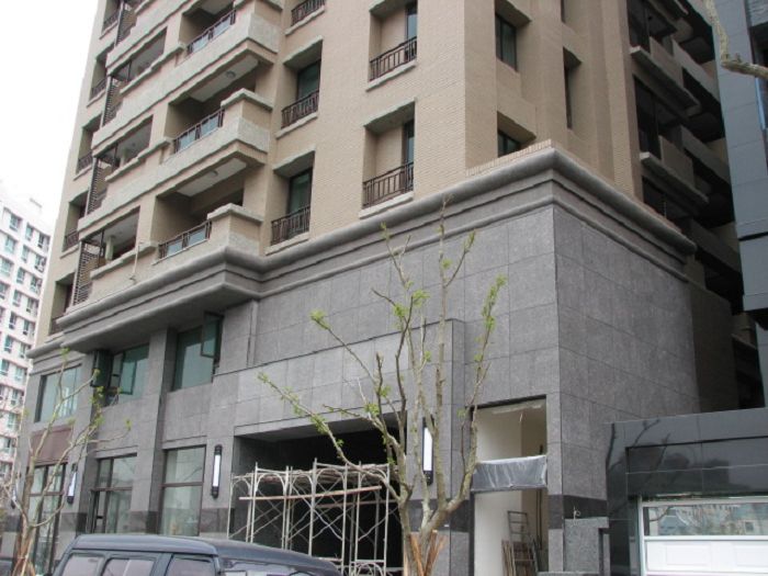 工程案例-22-鼎宇建設美術綠墅新大樓建案-大樓外觀造型美化塗料工程/凰鼎工程-專業仿石多彩塗料/原料供應